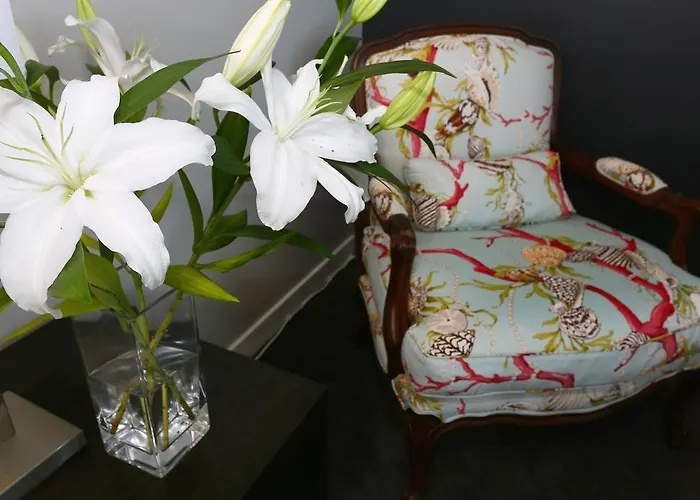 Springfield Lakes Boutique Hotel