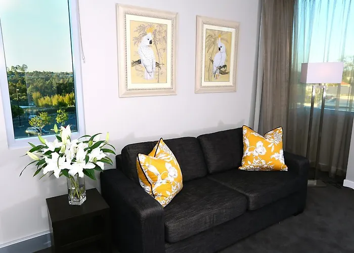 Springfield Lakes Boutique Hotel